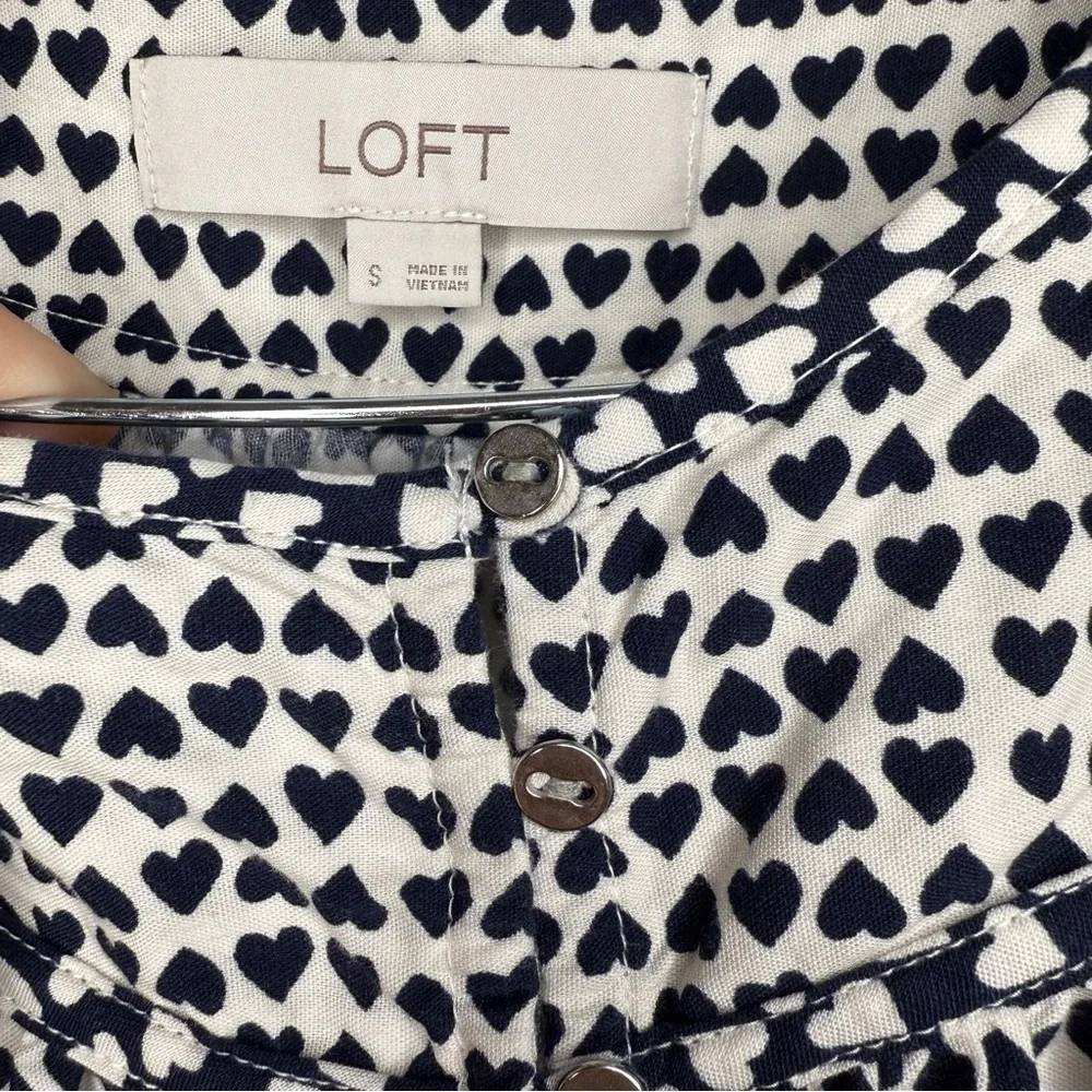 LOFT Black and White Geometric Blouse with Heart Pattern Size Small GUC